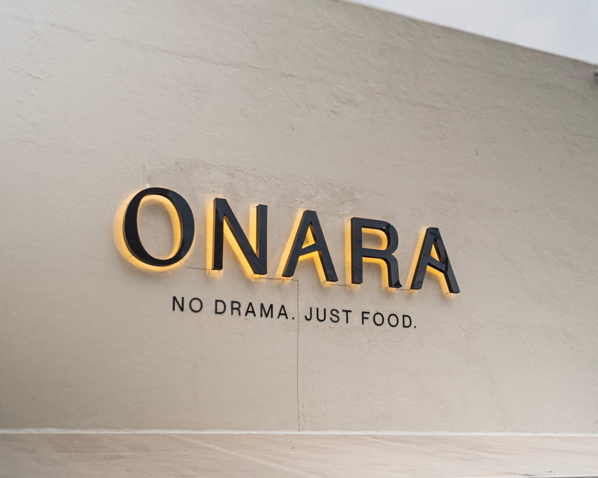 Letrero Onara (Fachada)
